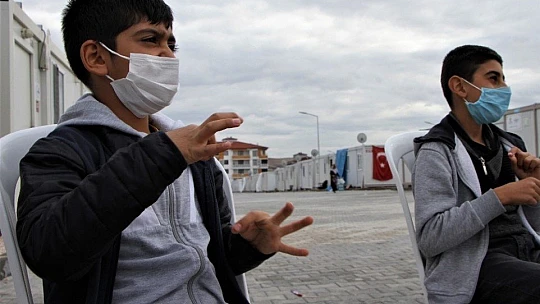 Elazığ'da depremzede çocuklardan,  İzmirli akranlarına 'sessiz' destek