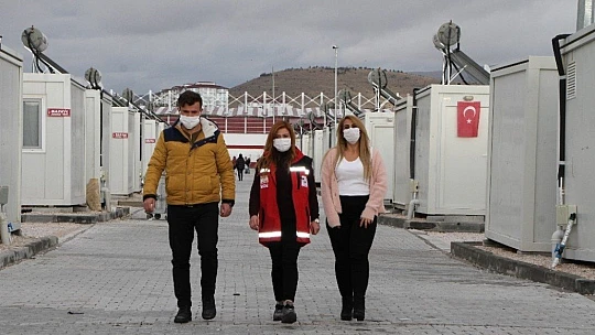 Elazığ'da depremzede çocuklardan,  İzmirli akranlarına 'sessiz' destek