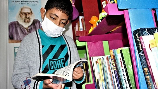 Elazığ'da depremzede çocuklardan,  İzmirli akranlarına 'sessiz' destek