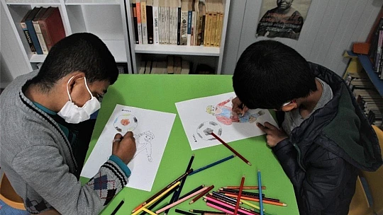 Elazığ'da depremzede çocuklardan,  İzmirli akranlarına 'sessiz' destek