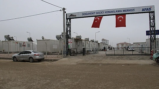 Elazığ'da depremzedeler: 'Biz daha devletten ne isteyelim'