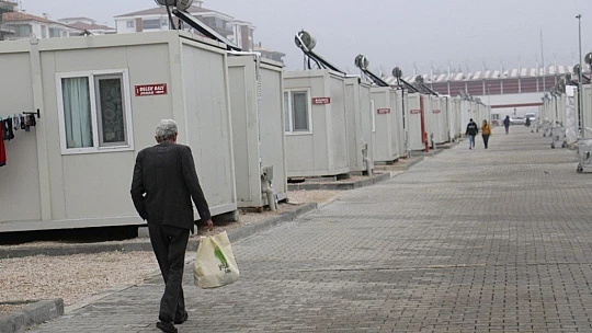 Elazığ'da depremzedeler: 'Biz daha devletten ne isteyelim'