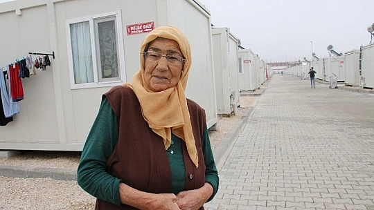 Elazığ'da depremzedeler: 'Biz daha devletten ne isteyelim'