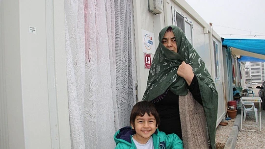 Elazığ'da depremzedeler: 'Biz daha devletten ne isteyelim'