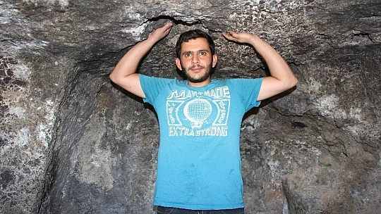 Elazığ'da dikkat çeken 'Delikli Kaya'