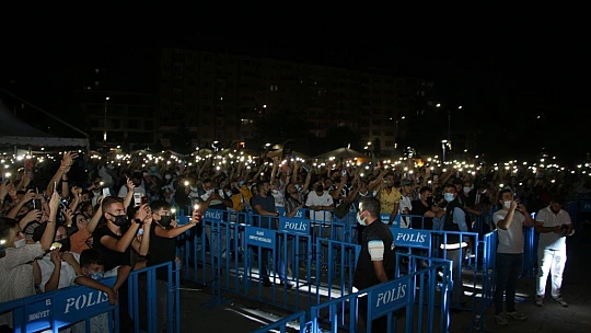 Elazığ'da Ebru Yaşar rüzgarı esti