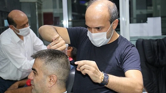 Elazığ'da enkazdan 1,5 saat sonra çıkartılan depremzede: 'İzmir'de olmak ve  yardım etmek istedim'