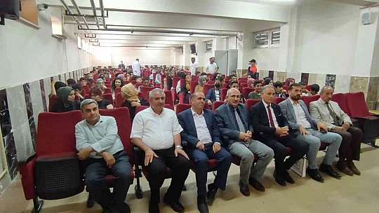 Elazığ'da erteleme, üşenme, vazgeçme konulu konferans verildi
