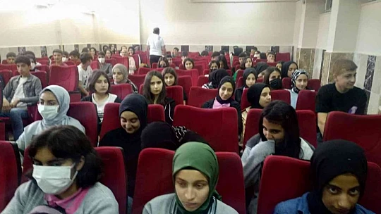 Elazığ'da erteleme, üşenme, vazgeçme konulu konferans verildi