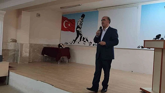 Elazığ'da erteleme, üşenme, vazgeçme konulu konferans verildi