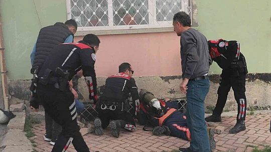 Elazığ'da ev yangını: 6 kişi itfaiye tarafından kurtarıldı