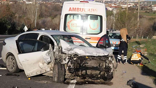 Elazığ'da feci kaza: 1 ölü, 3 yaralı