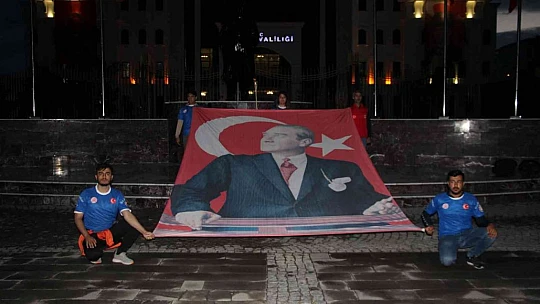 Elazığ'da fener alayı yürüyüşü düzenlendi