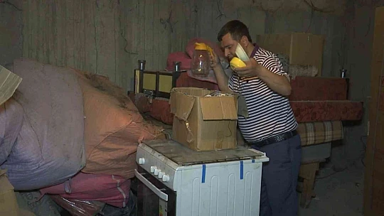 Elazığ'da filmlere konu olacak olay: Depremde emanet alınan eşyaların sahibini 2 yıldır arıyor