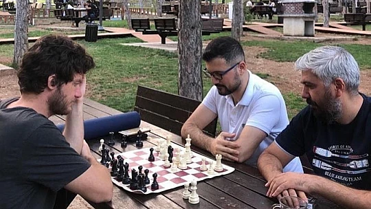 Elazığ'da geleneksel 'Sokakta Satranç Var' etkinliği yapıldı