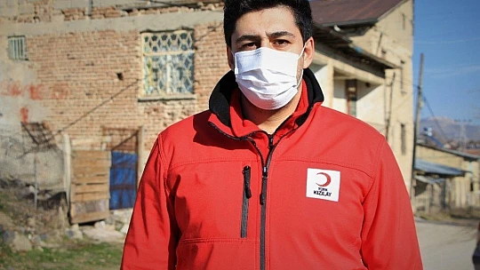 Elazığ'da gönüllüler dezavantajlı ailelere ekmek ulaştırdı