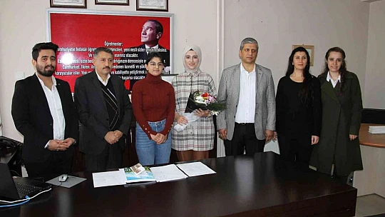 Elazığ'da görev yapan en genç ve en tecrübeli öğretmene anlamlı ziyaret