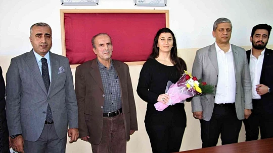 Elazığ'da görev yapan en genç ve en tecrübeli öğretmene anlamlı ziyaret