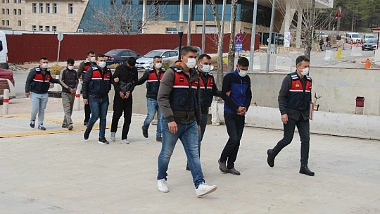 Elazığ'da hırsızlık yapıp Diyarbakır'da yakalanan 2 şüpheli tutuklandı