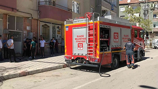 Elazığ'da ikametgah yangını