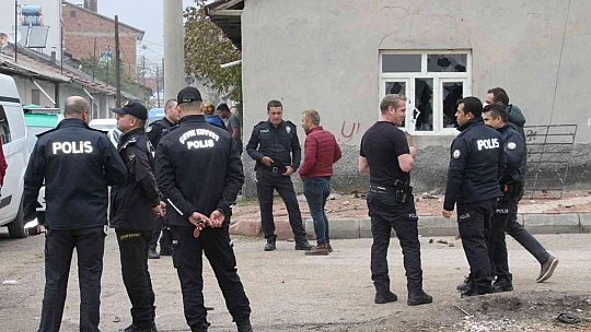 Elazığ'da iki aile arasında silahlı, kılıçlı, bijonlu kavga: 3 yaralı