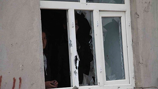 Elazığ'da iki aile arasında silahlı, kılıçlı, bijonlu kavga: 3 yaralı