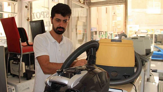 Elazığ'da ikinci el ve spotçular, dört gözle öğrencileri bekliyor