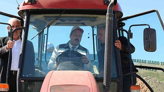 Elazığ'da ikinci ürün olarak sarımsak ekimi gerçekleştirildi