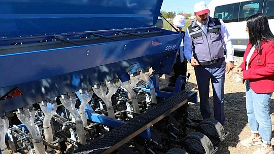 Elazığ'da ikinci ürün olarak sarımsak ekimi gerçekleştirildi