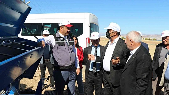 Elazığ'da ikinci ürün olarak sarımsak ekimi gerçekleştirildi