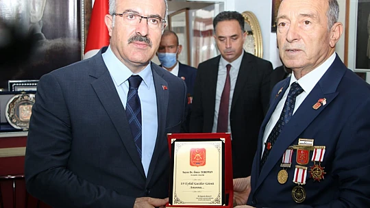 Elazığ'da il protokolü, gazilerle bir araya geldi