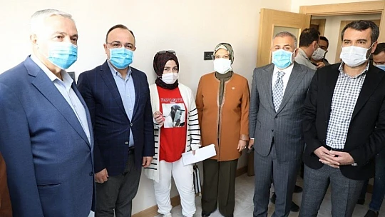 Elazığ'da deprem konutları hak sahiplerine teslim edilmeye başladı