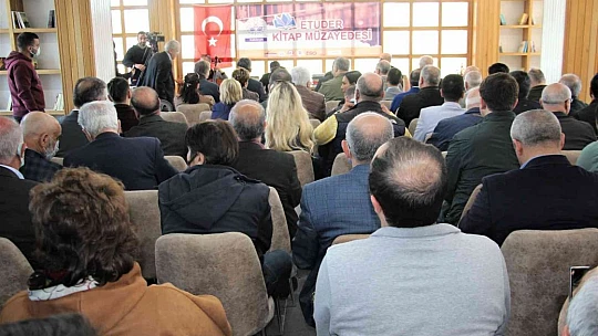 Elazığ'da ilk defa düzenlenen kitap müzayedesinin geliri, okul kütüphanesine harcanacak