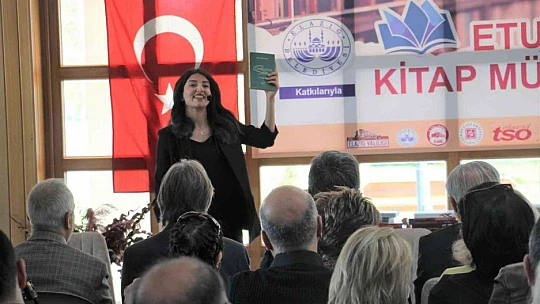 Elazığ'da ilk defa düzenlenen kitap müzayedesinin geliri, okul kütüphanesine harcanacak