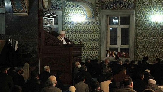 Elazığ'da ilk teravih namazında camiler doldu taştı