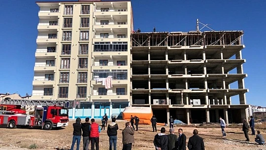 Elazığ'da intihara teşebbüs eden kadını çocukları gözyaşları içerisinde izledi