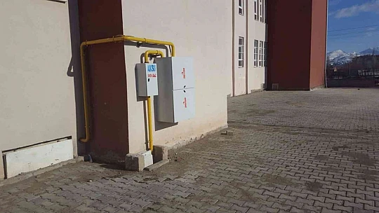 Elazığ'da İsmet Paşa Ortaokulu yapılan çalışmalar ile yenilendi