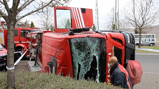 Elazığ'da itfaiye aracı ile otomobil çarpıştı: 7 yaralı