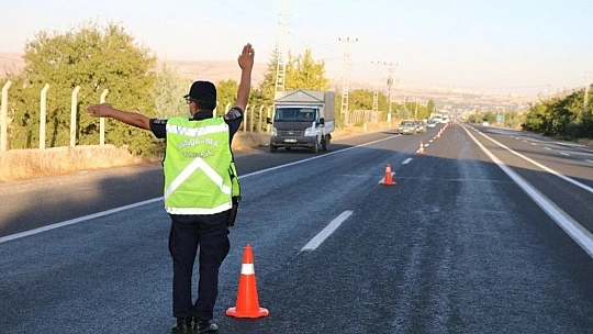 Jandarma, drone destekli uygulamayla vatandaşları uyardı