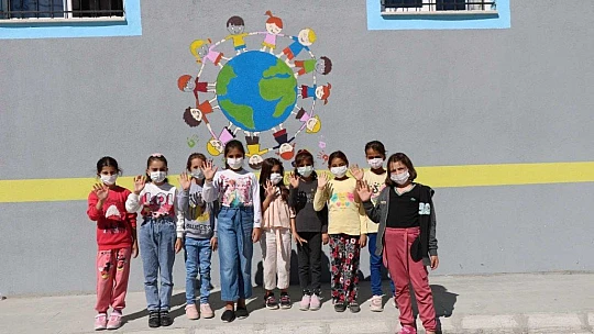 Elazığ'da jandarma ekipleri çocuklarla bir araya geldi