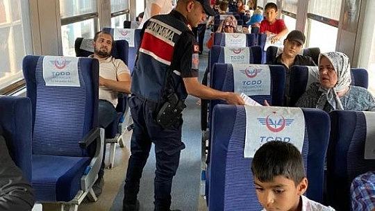 Elazığ'da jandarma ekipleri vatandaşları uyuşturucuya karşı bilgilendirdi
