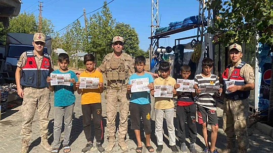 Elazığ'da jandarma ekipleri, vatandaşları suda boğulmalara karşı bilgilendirdi