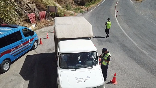 Elazığ'da jandarmadan radarlı ve dronlu trafik denetimi