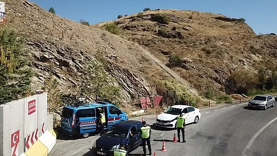 Elazığ'da jandarmadan radarlı ve dronlu trafik denetimi