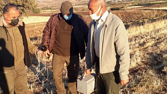 Elazığ'da kaçak avcı denetiminde bıldırcın sesi çıkaran cihaz ele geçirildi