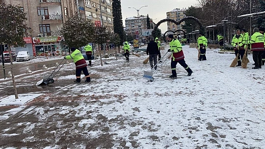 Elazığ'da kar etkili oldu, 101 köy yolu kapandı