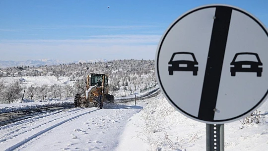 Elazığ'da kar nedeniyle 198 köy yolu kapandı