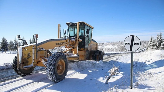 Elazığ'da kar nedeniyle 198 köy yolu kapandı