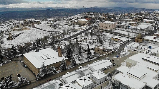 Elazığ'da kar yağışı, Harput beyaz gelinliğini giydi