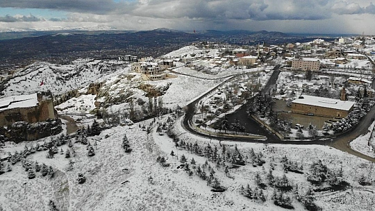 Elazığ'da kar yağışı, Harput beyaz gelinliğini giydi
